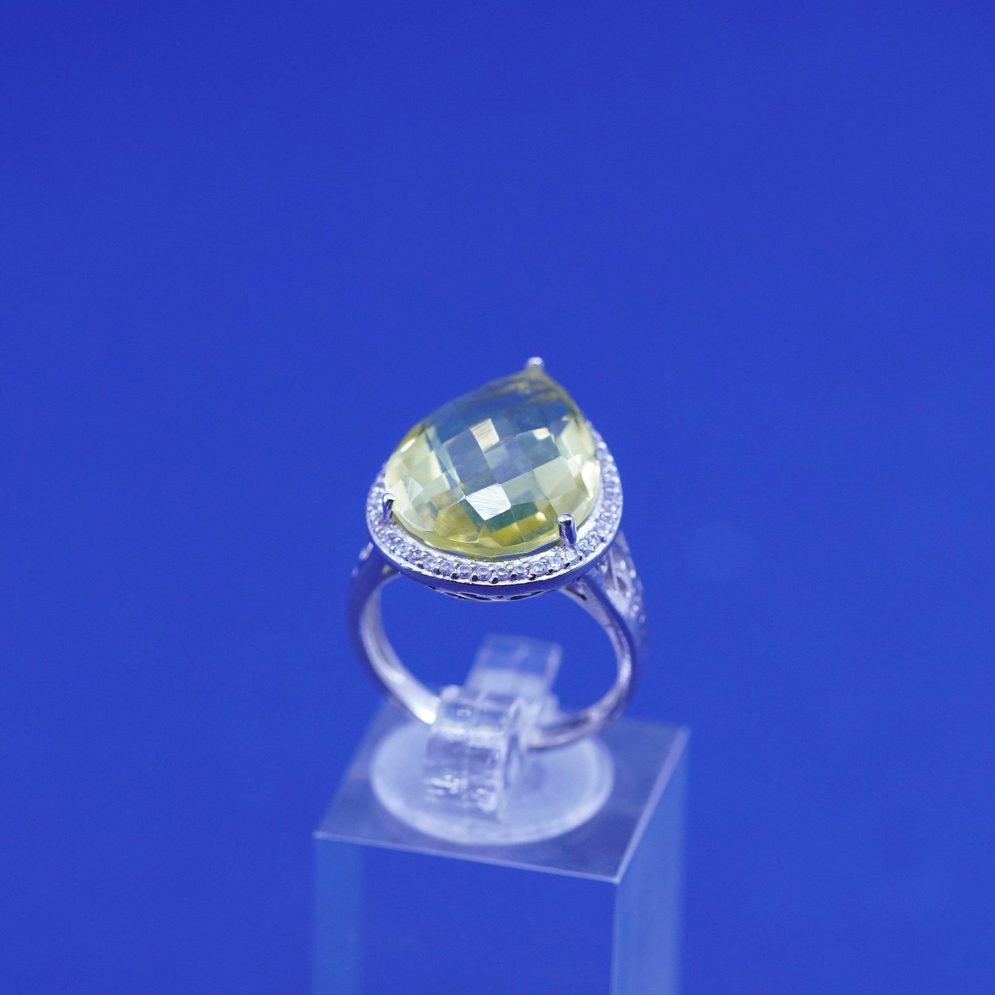 Size 5.75, vintage Sterling 925 silver ring teardrop Prehnite grapestone