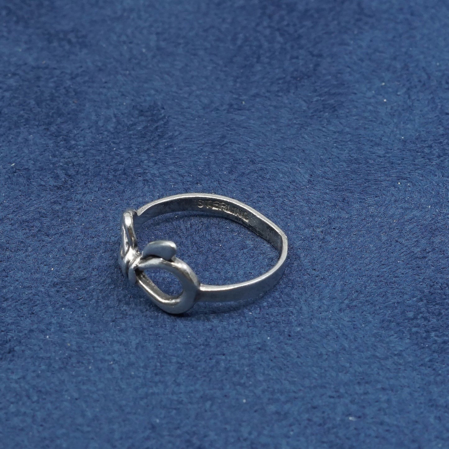 Size 7, vtg Sterling silver handmade ring, 925 bow