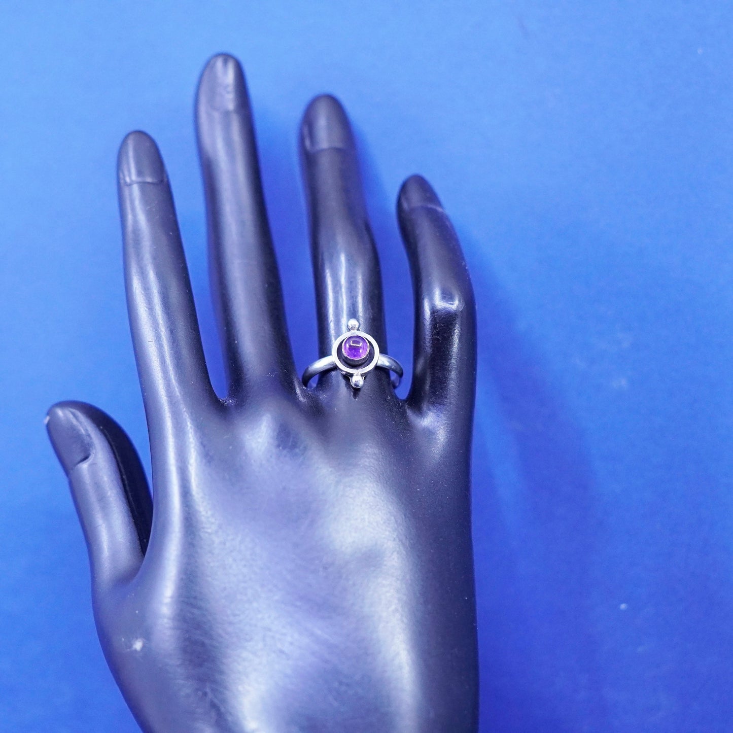 Size 8, vintage Sterling 925 silver handmade ring with amethyst