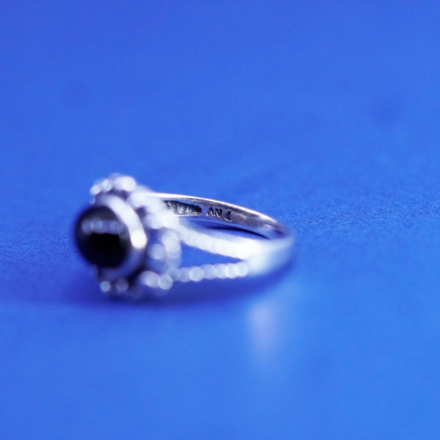 Size 7, vintage Sterling 925 silver handmade ring with onyx and beads details