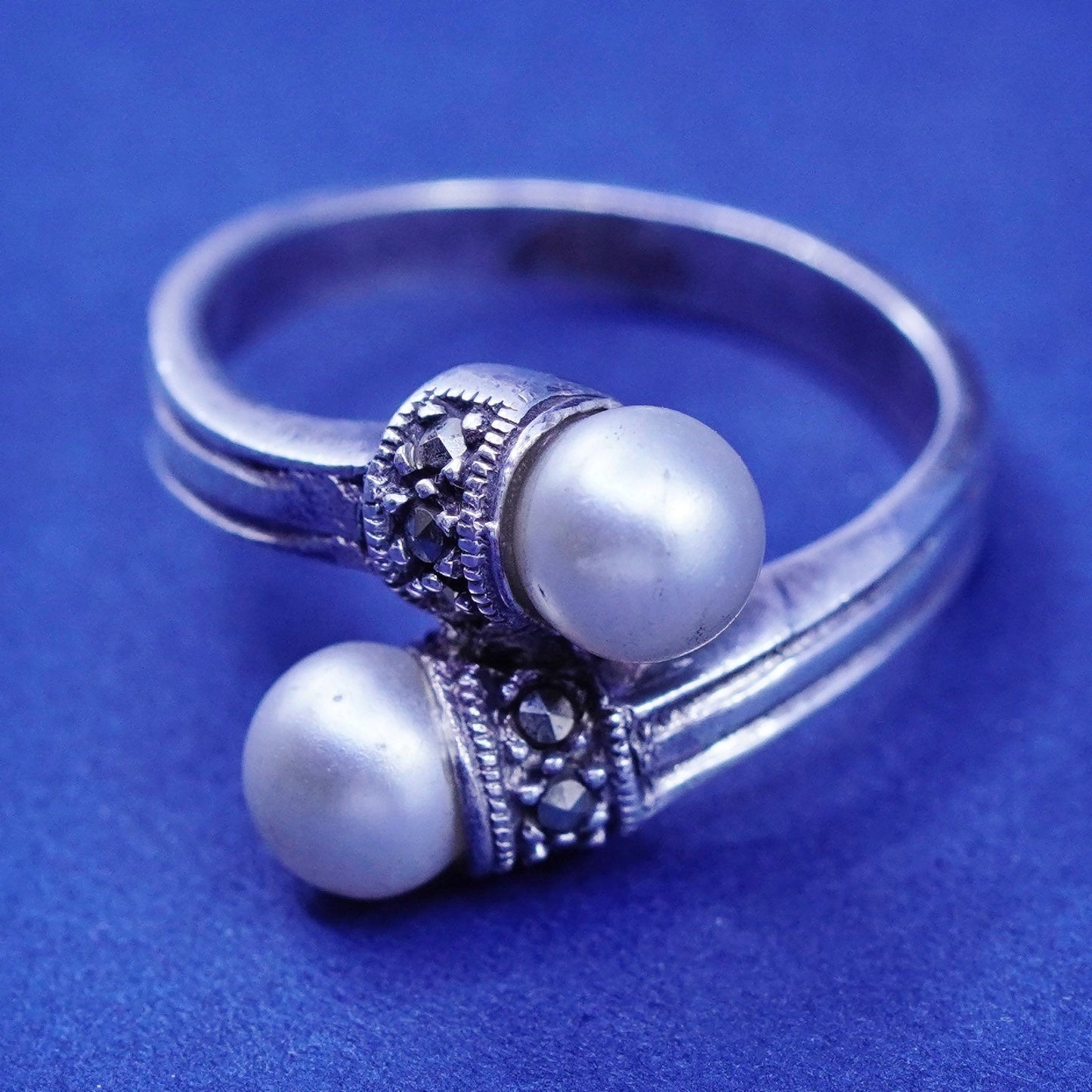 Size 7, sterling 925 silver handmade statement ring with pearl and marcasite