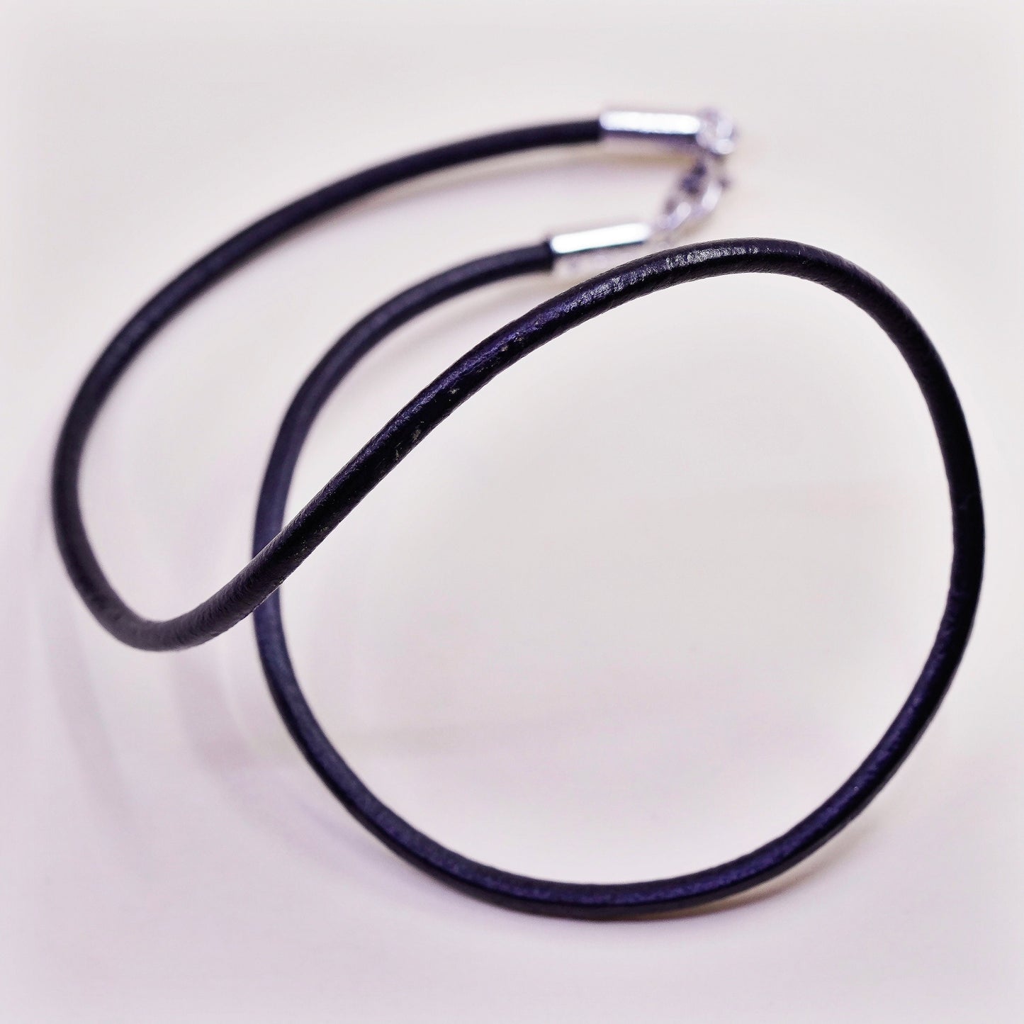 16”, Vtg silpada Sterling 925 Silver Clasp W/ black Leather Necklace