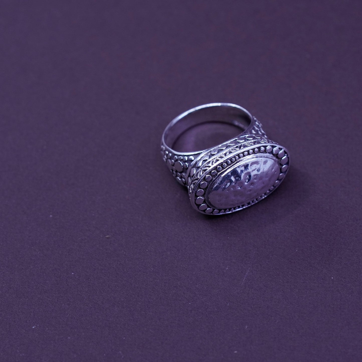 Size 6, vtg hammered sterling silver ring. 925 handmade pebble textured band