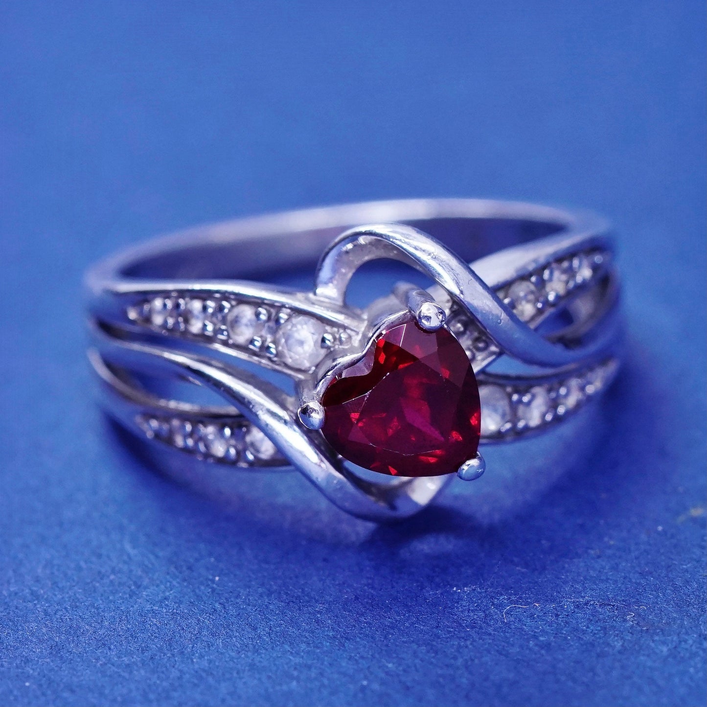Size 7, vintage Sterling 925 silver handmade ring with heart Ruby and diamond