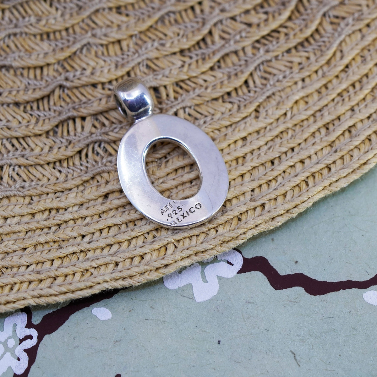 Vintage Mexico handmade Sterling silver 925 oval pendant
