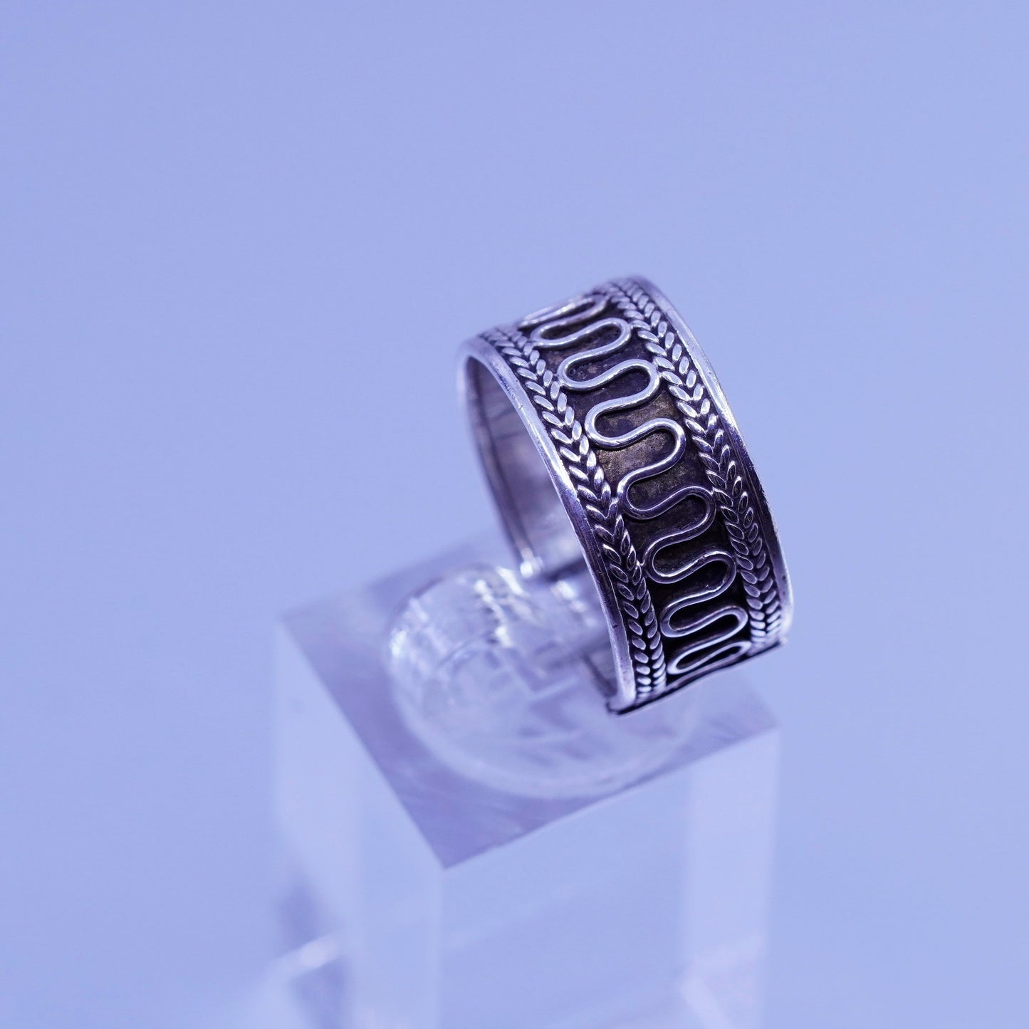 Size 8, vintage Sterling 925 silver handmade ring, wired band