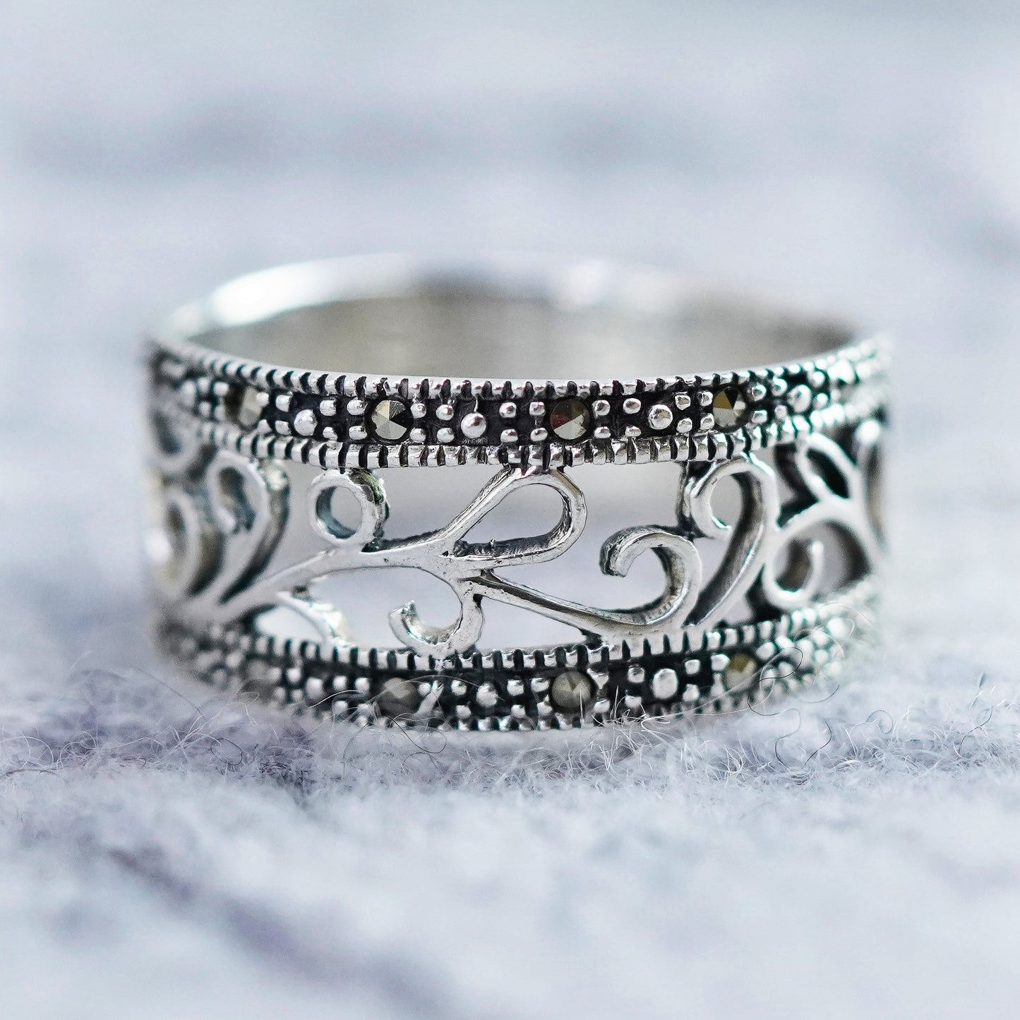 Size 7.75, vintage Sterling 925 silver handmade ring, filigree band