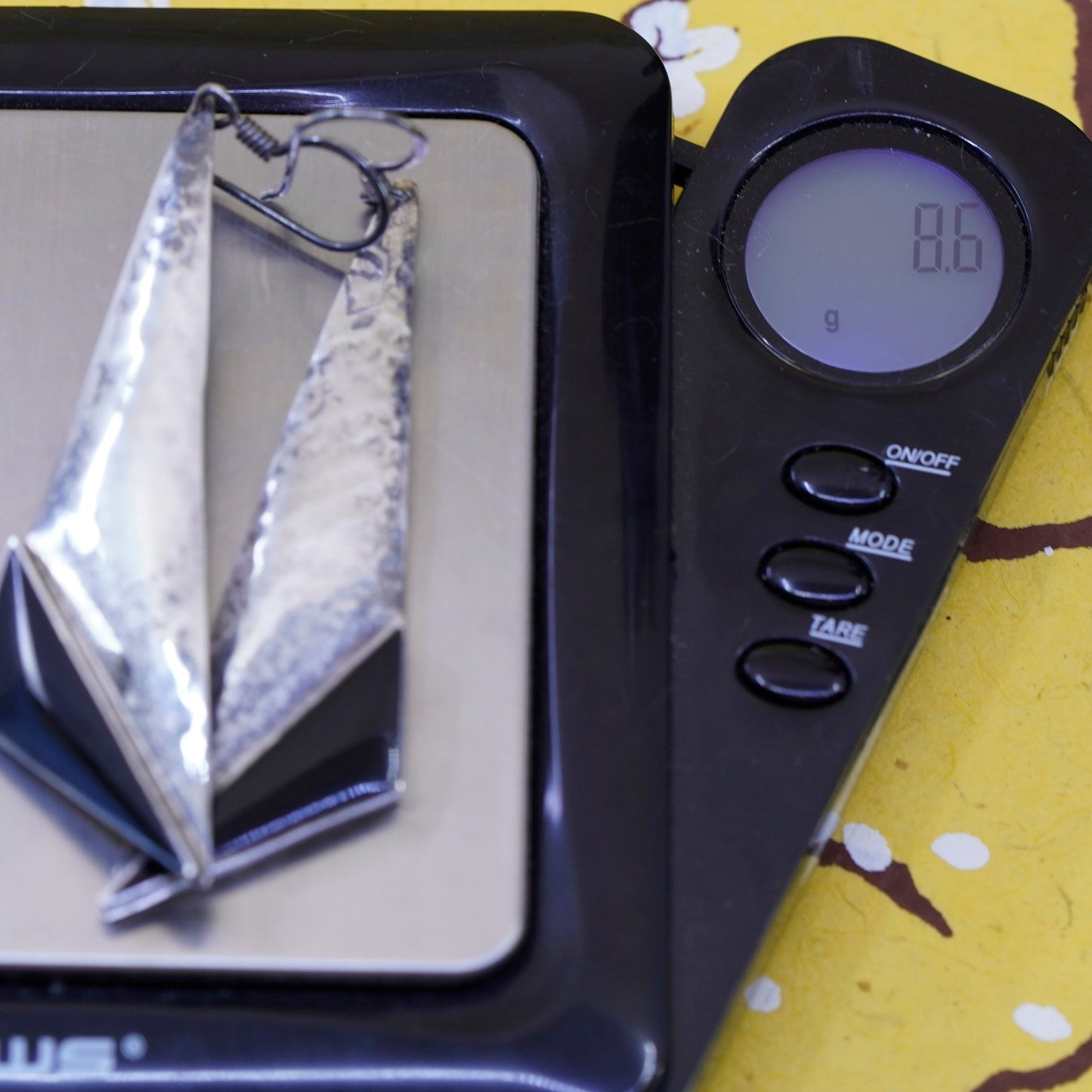 Vintage Sterling 925 silver handmade hammered triangular earrings with onyx