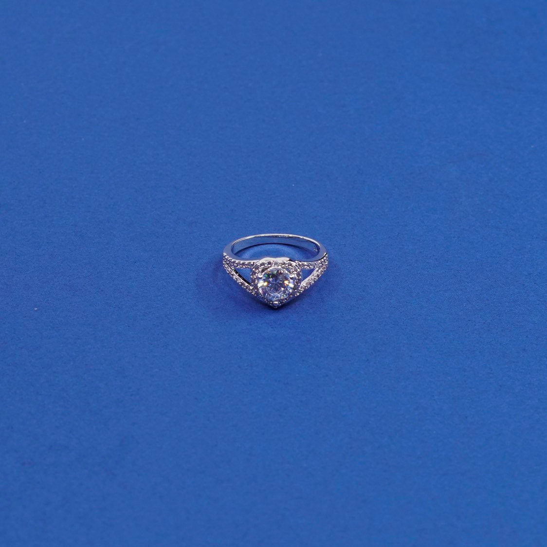 sz 8, vtg Sterling silver engagement ring 925 with heart and cluster Cz