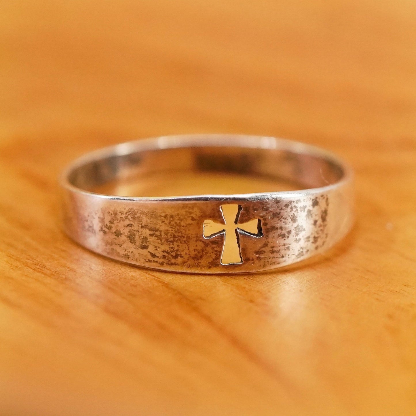 Size 7, vintage Sterling silver handmade ring, 925 band with cross cut out