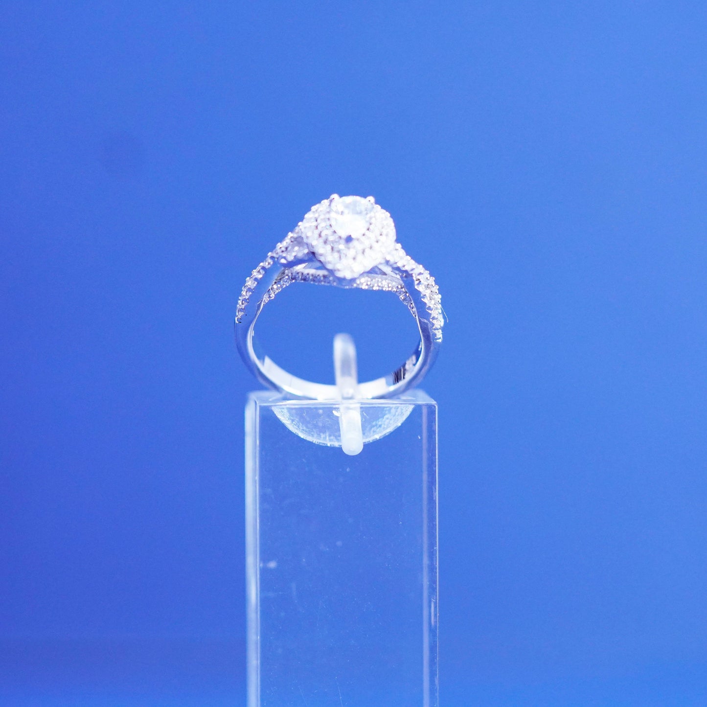 Size 7, vintage Sterling 925 silver engagement ring with teardrop cluster Cz