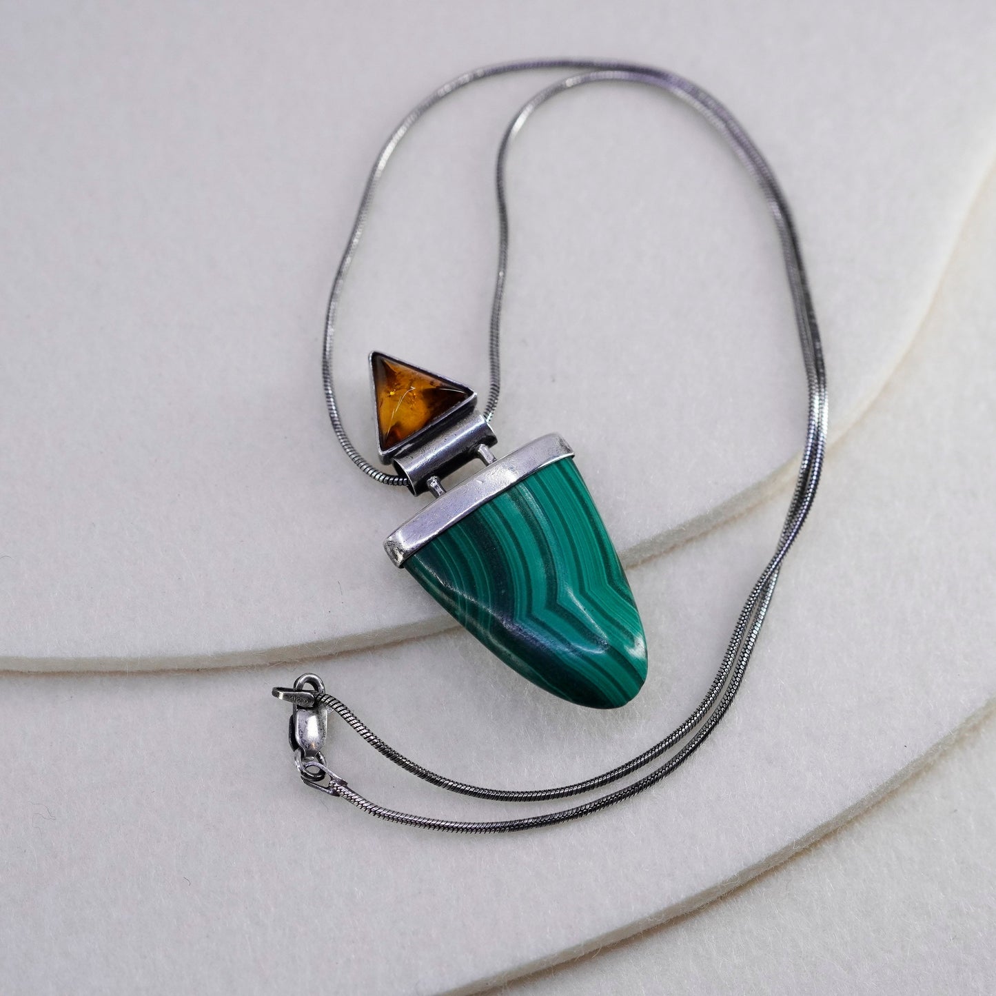 16”, Sterling silver necklace, 925 snake chain with malachite pendant amber