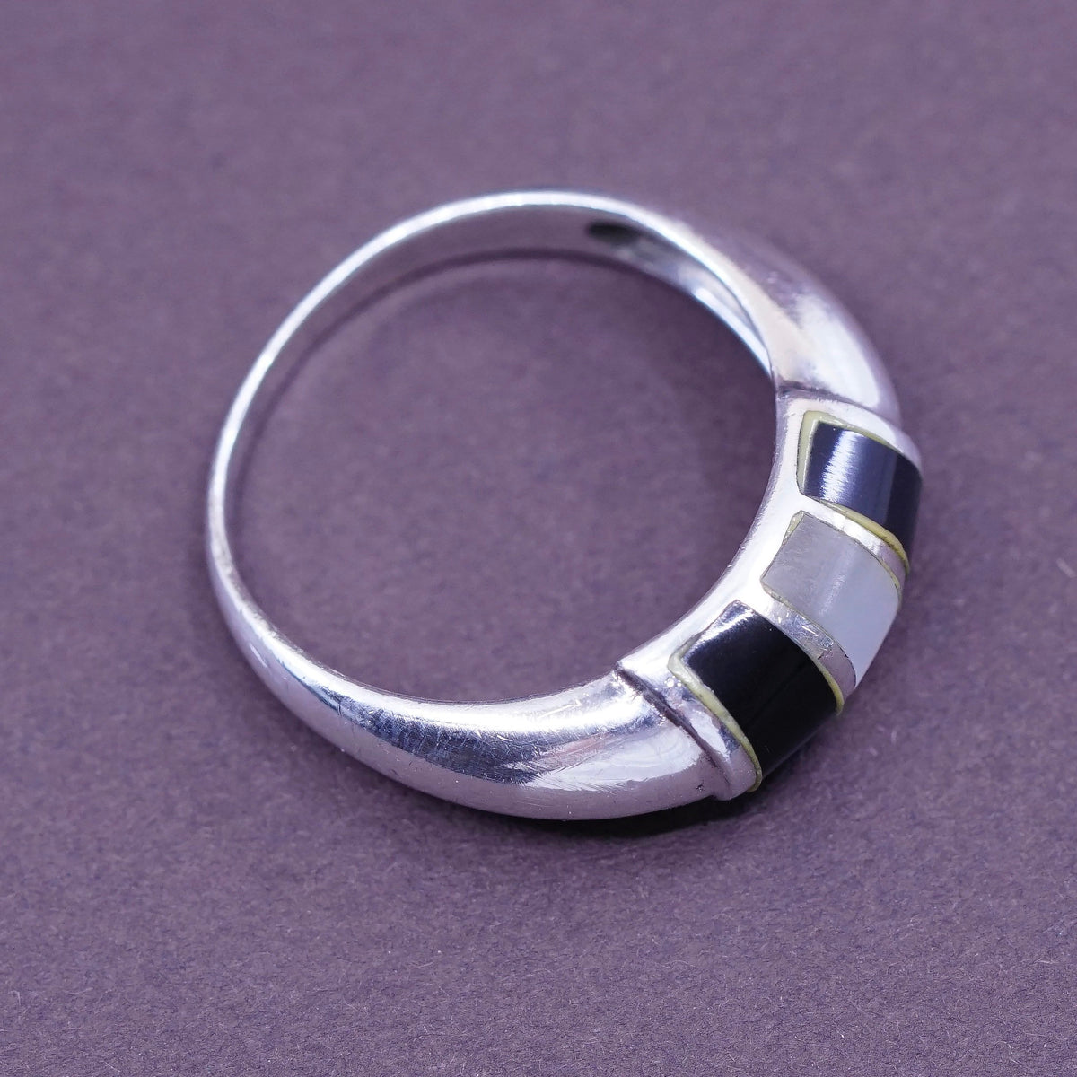 sz 7, vtg Sterling 926 silver handmade ring band w/ obsidian N mother of pearl