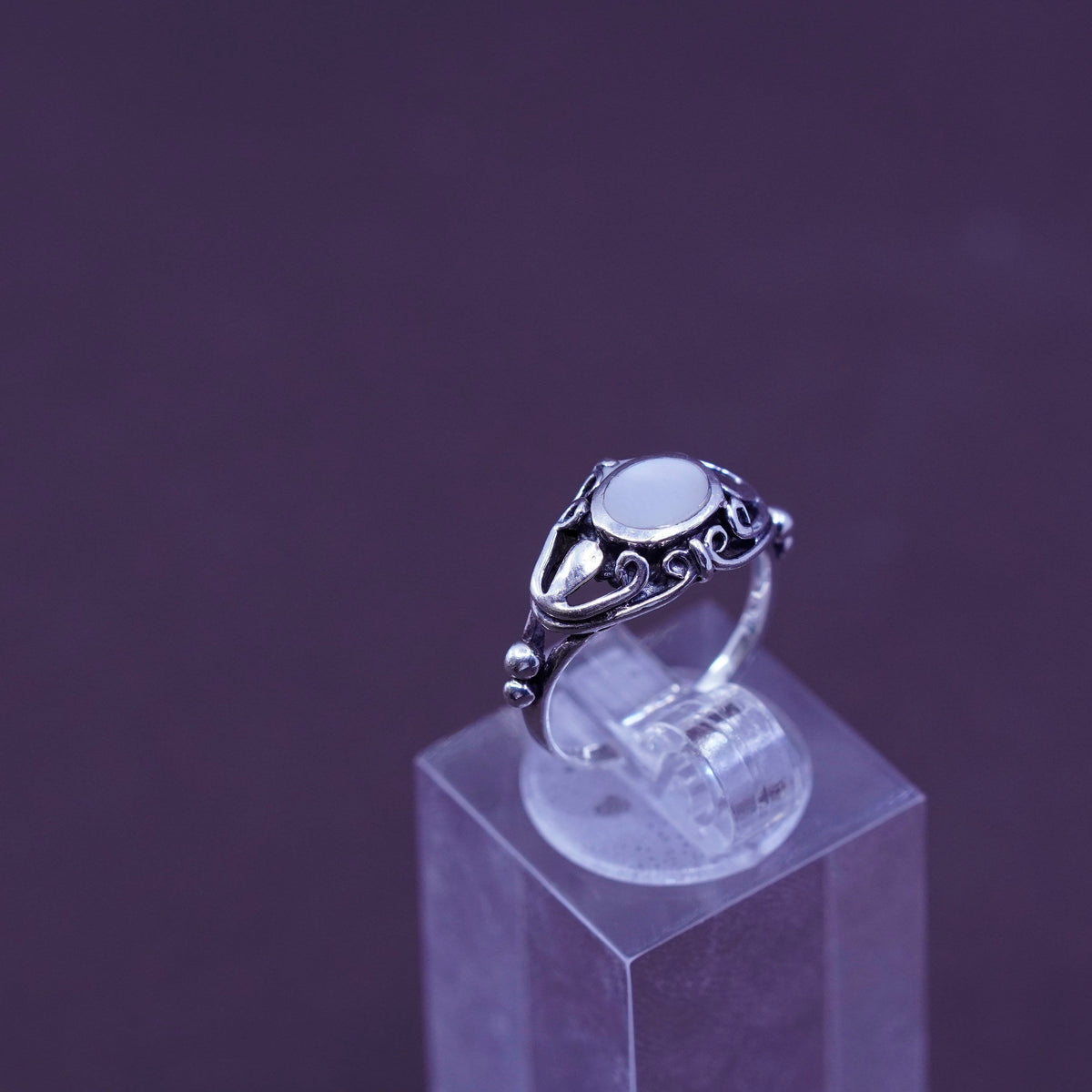 Size 3.75, vtg Sterling 925 silver handmade ring w/ mother of pearl N filigree