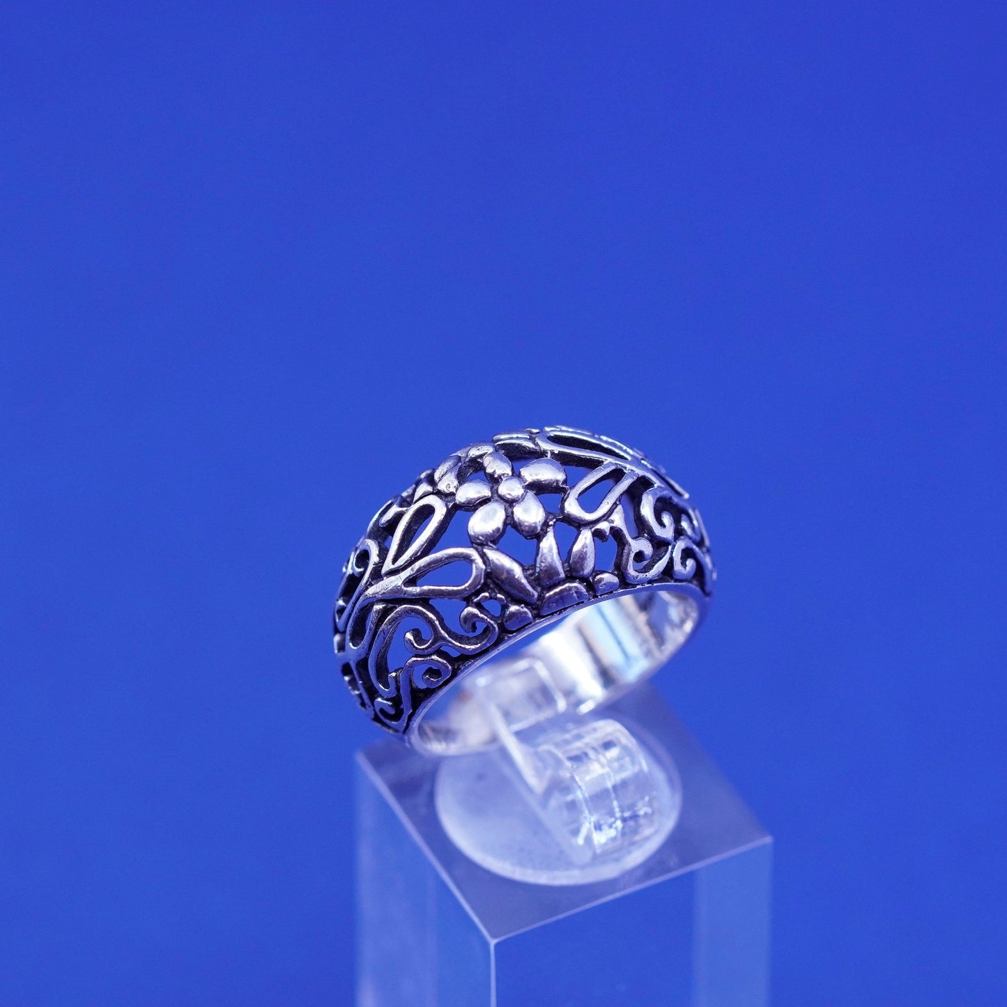Size 8, vintage sterling silver handmade ring, 925 filigree flower band