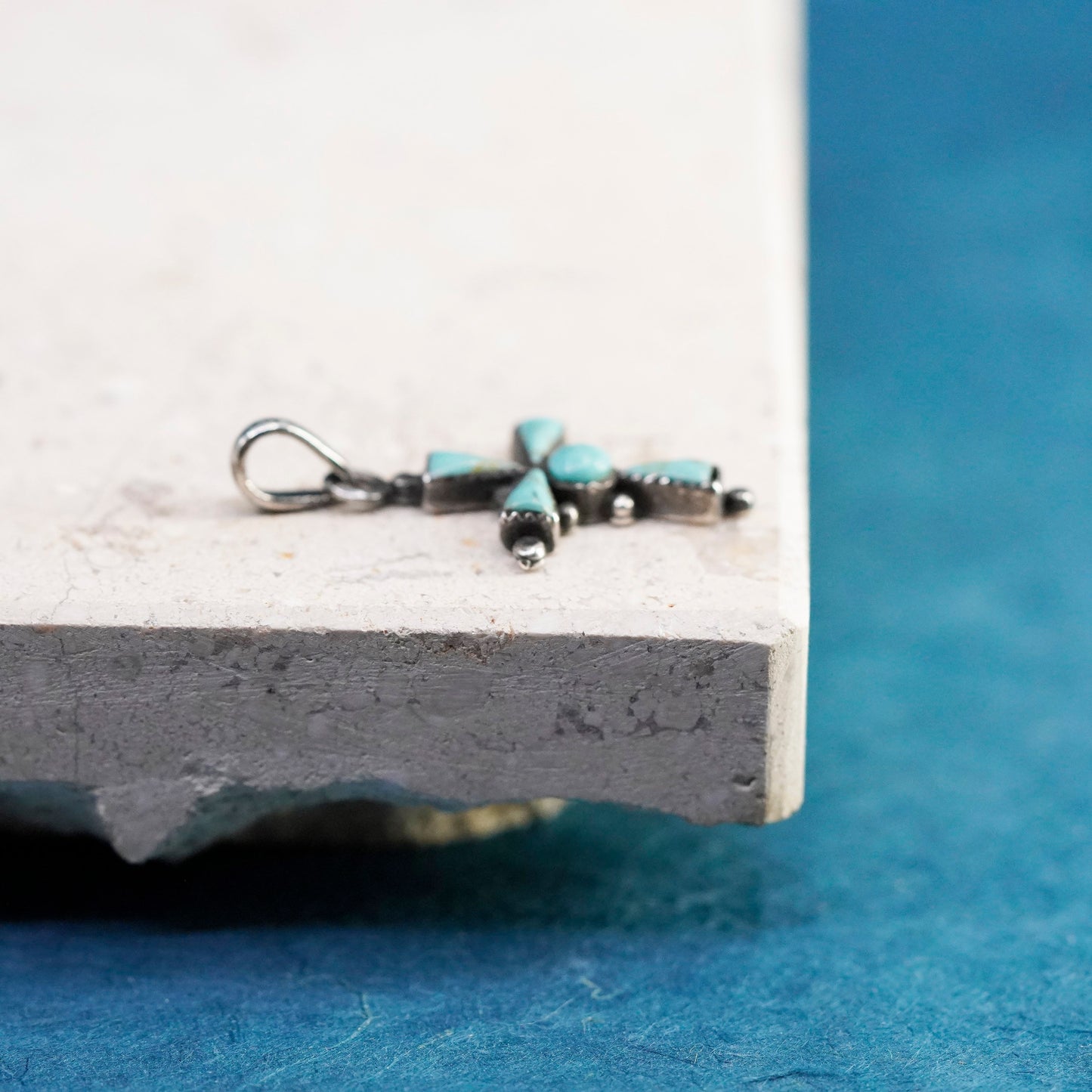 Native American southwestern Sterling 925 silver handmade pendant w/ turquoise