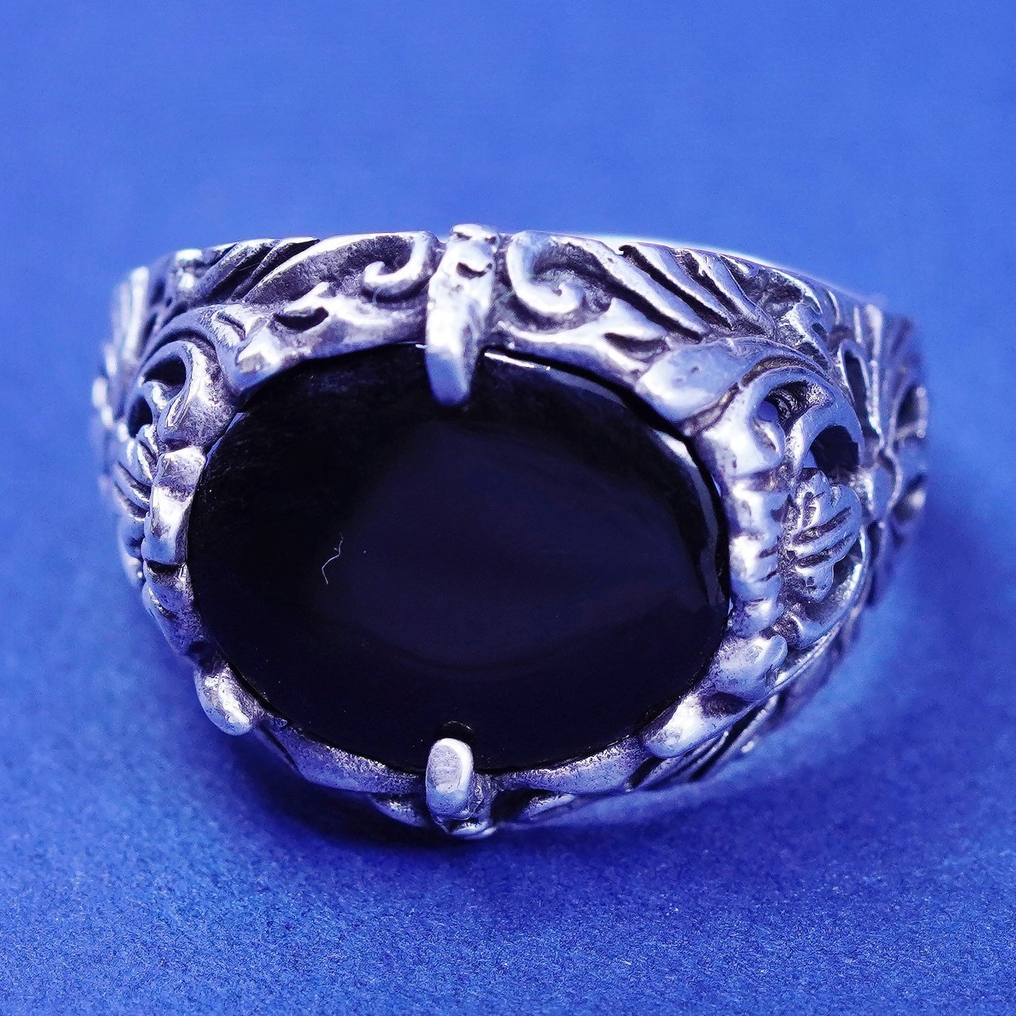 Size 9, vintage Sterling 925 silver handmade ring with onyx and filigree