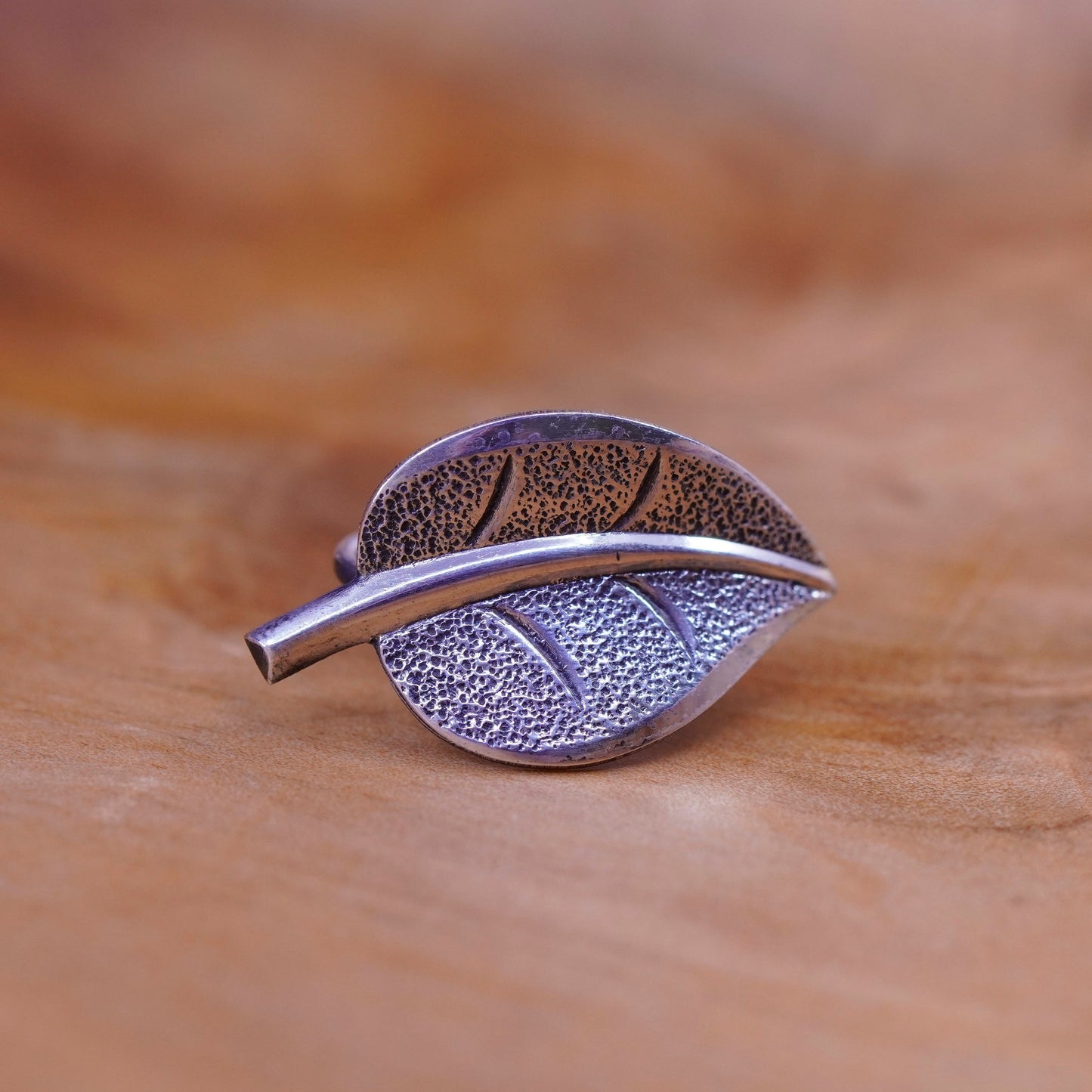 Vintage beau Sterling silver handmade earrings, 925 leaf screw back earrings