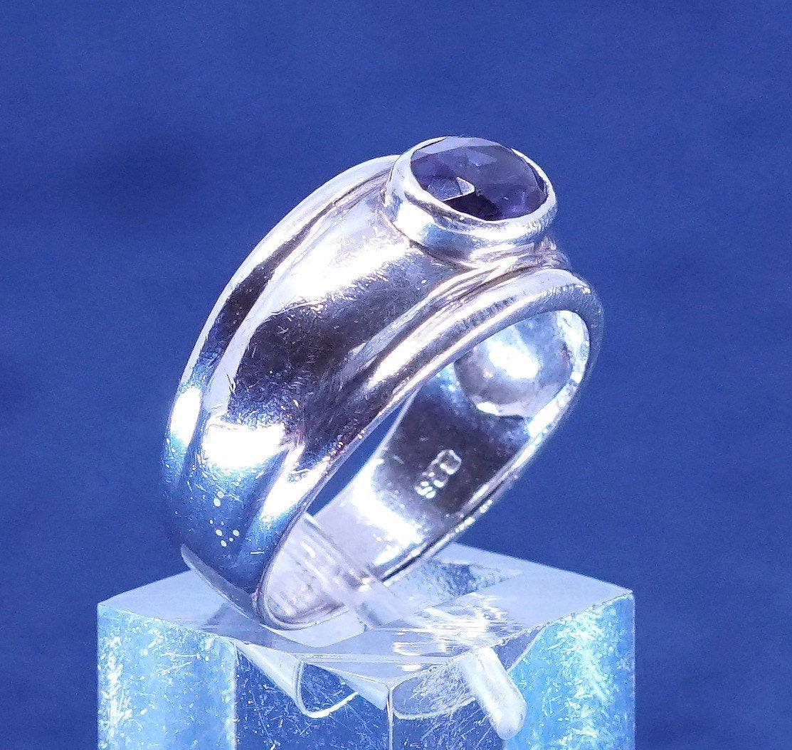 sz 9, vtg Sterling silver handmade ring, 925 w/ amethyst ring, stamped 925
