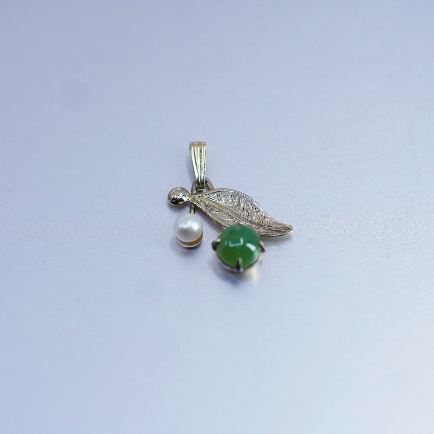 Sorrento vermeil gold over sterling 925 silver leaf pendant with jade pearl