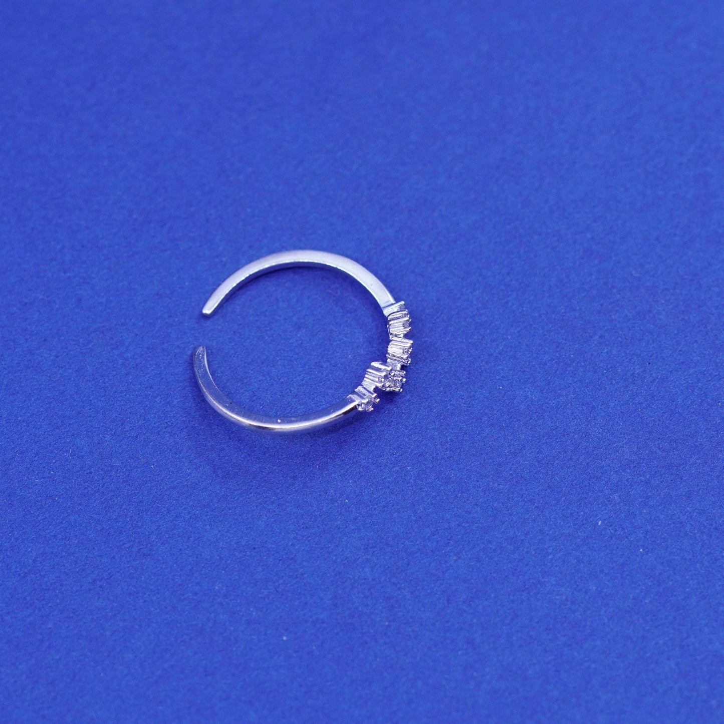 Size 5, vintage Sterling 925 silver handmade band ring with cz