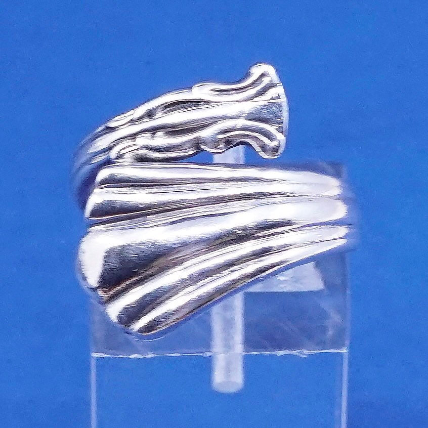 Size 5.5, vtg Sterling silver handmade ring, 925 spoon band