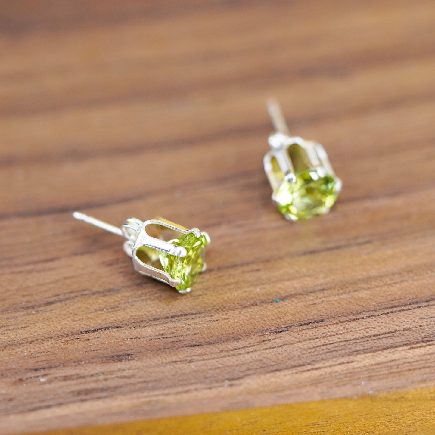Vintage Sterling 925 silver peridot studs, earrings