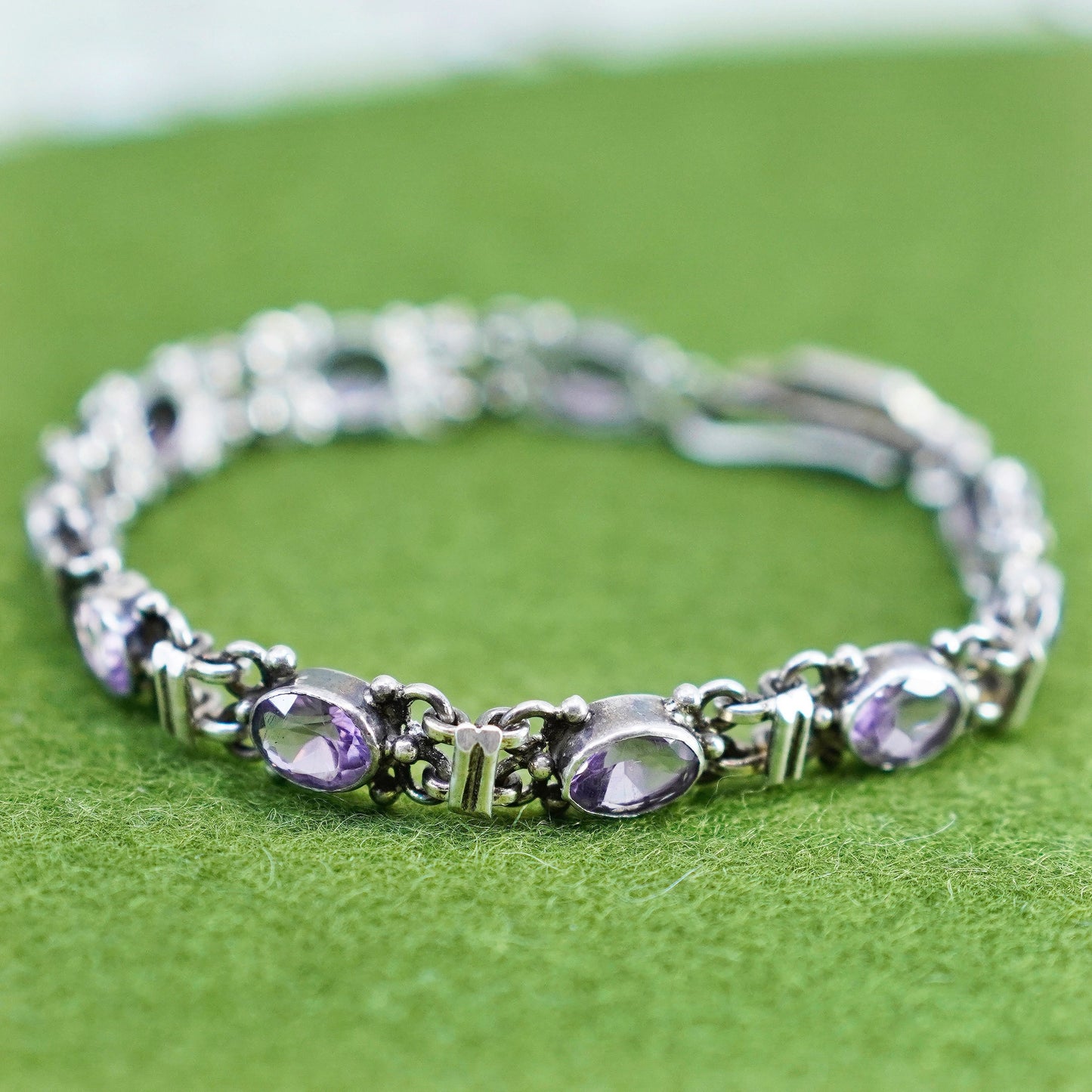 7.25”, Vintage Sterling 925 silver handmade bracelet with amethyst