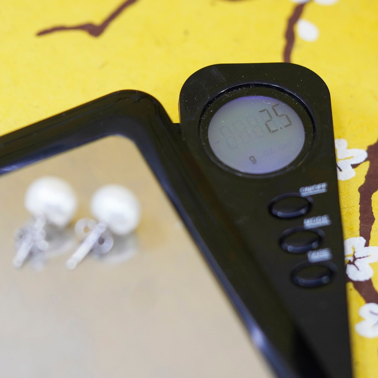 7mm, Vintage 925 Sterling silver handmade studs earrings white pearl
