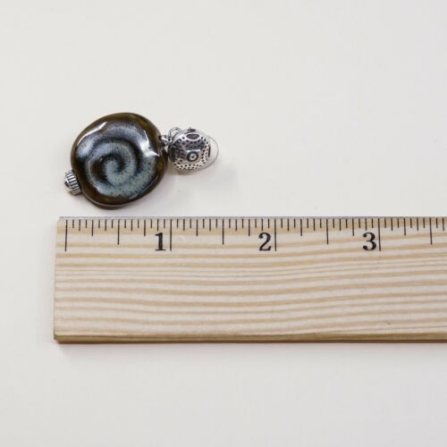 Vtg Modern handmade Sterling 925 Silver Earrings Round Green Swirl Glass