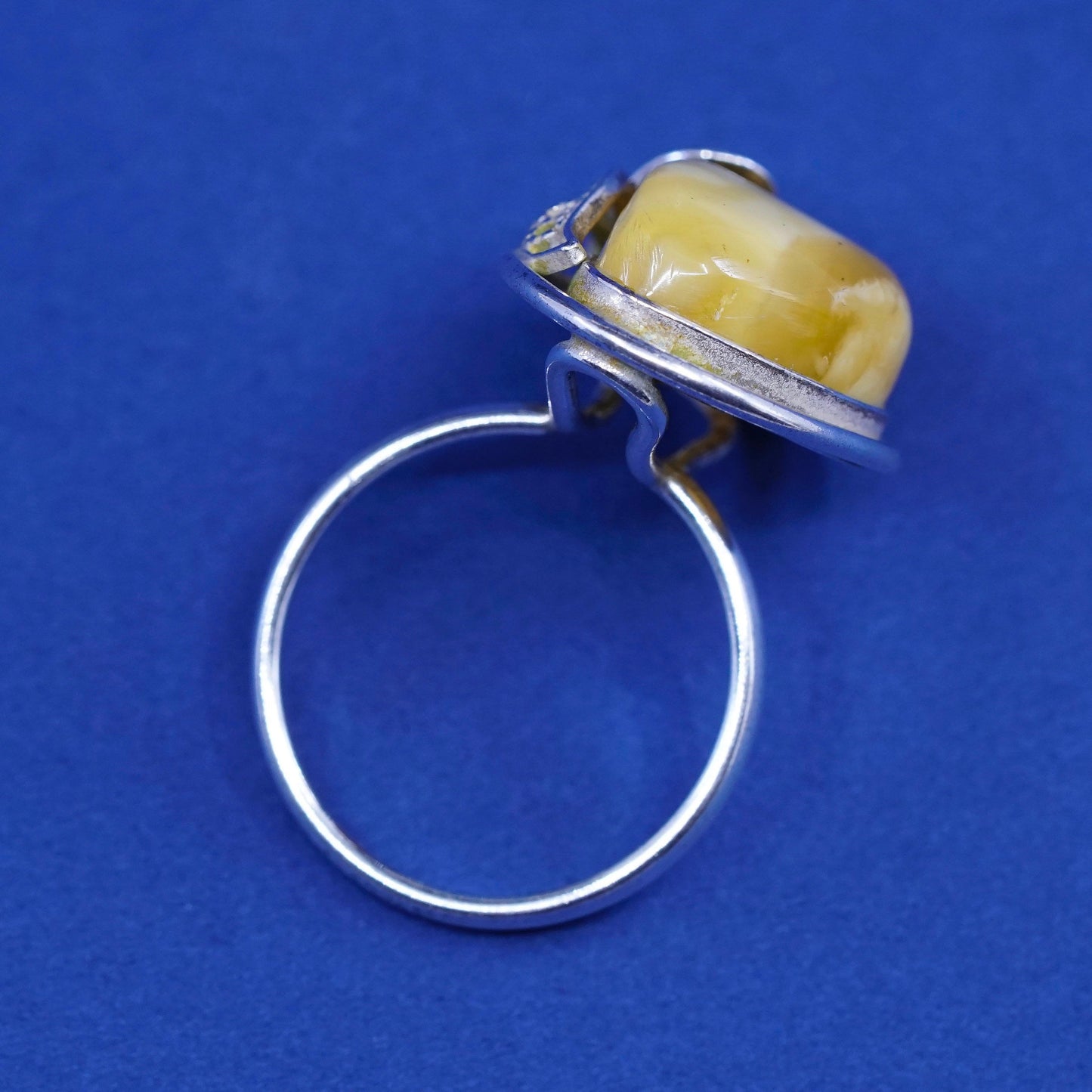 sz 8, Sterling silver handmade ring, Native American, southwestern 925 w/ amber