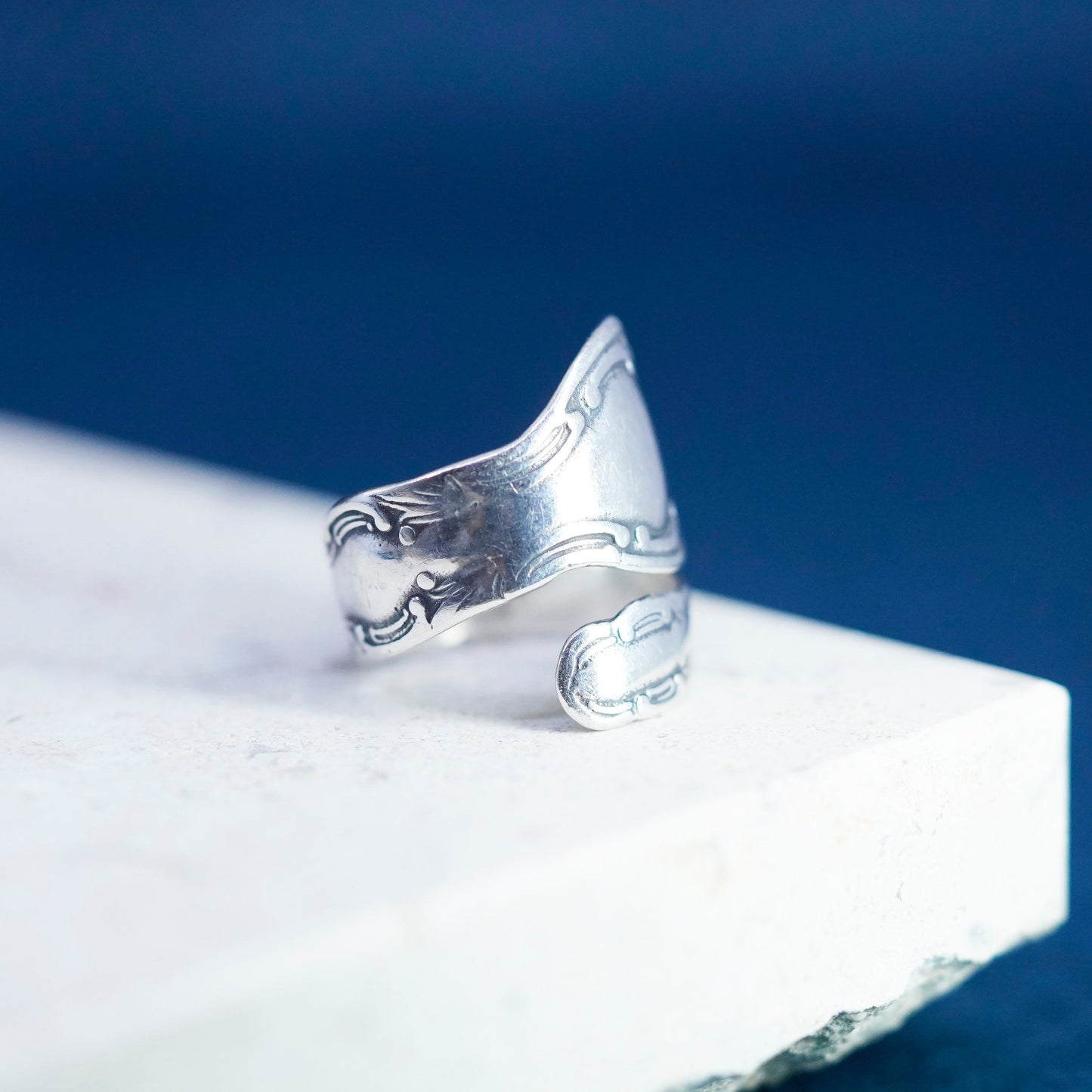 Size 6, vintage Sterling silver handmade ring, 925 flower spoon wrap band