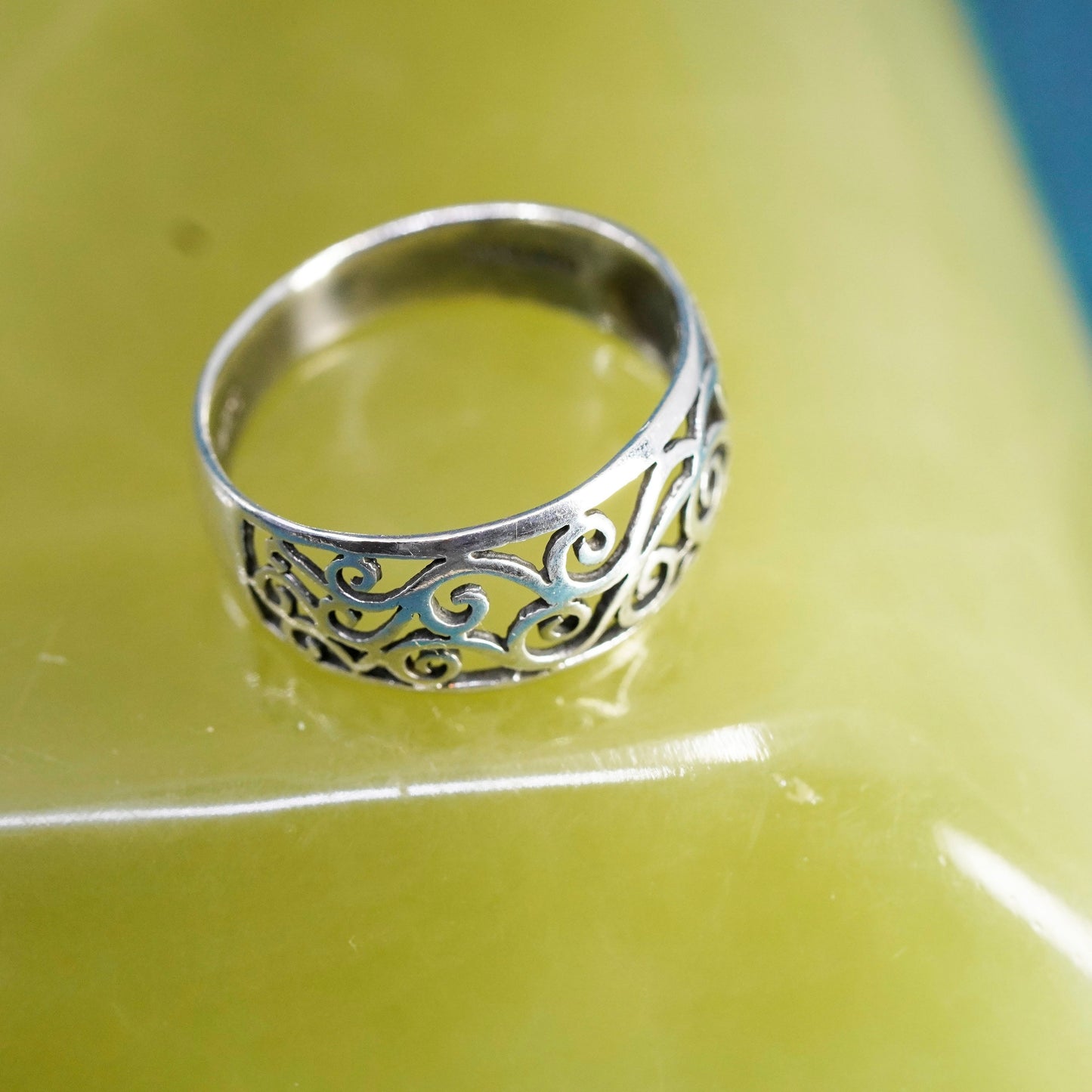 Size 9, vintage Sterling silver handmade ring, 925 filigree swirly band