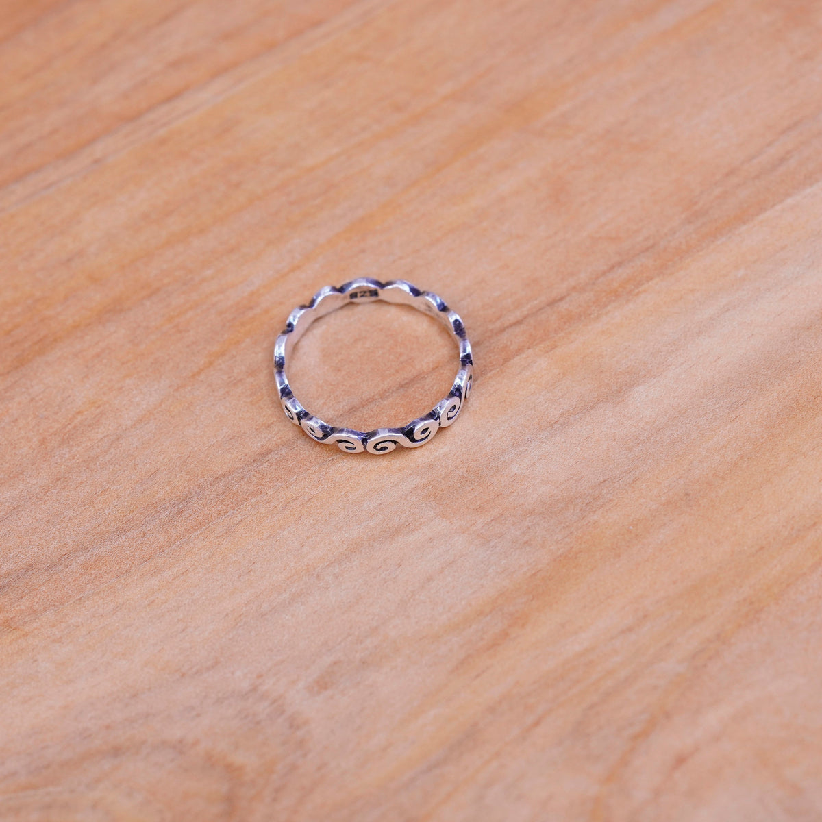 Size 3, vintage Sterling silver handmade tiny ring, 925 swirl band