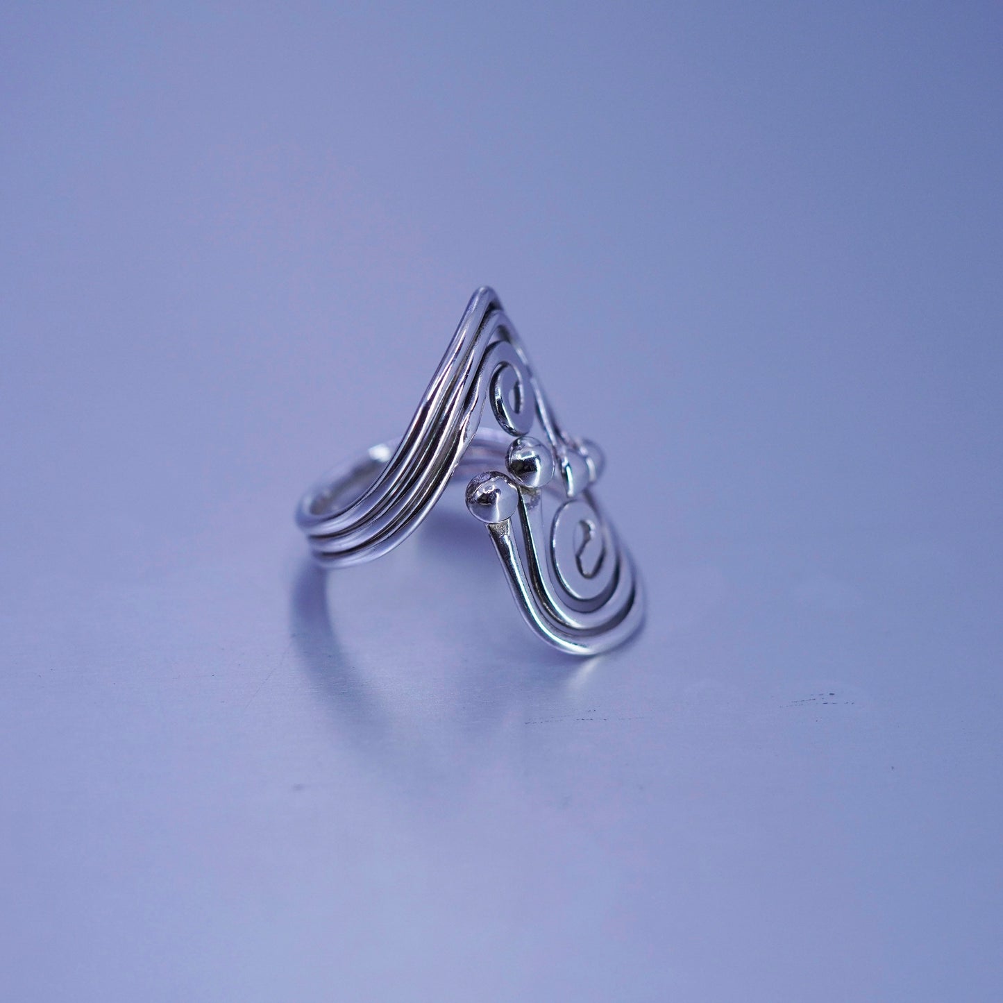 Size 8.5, vintage Sterling 925 silver handmade ring, filigree swirly band
