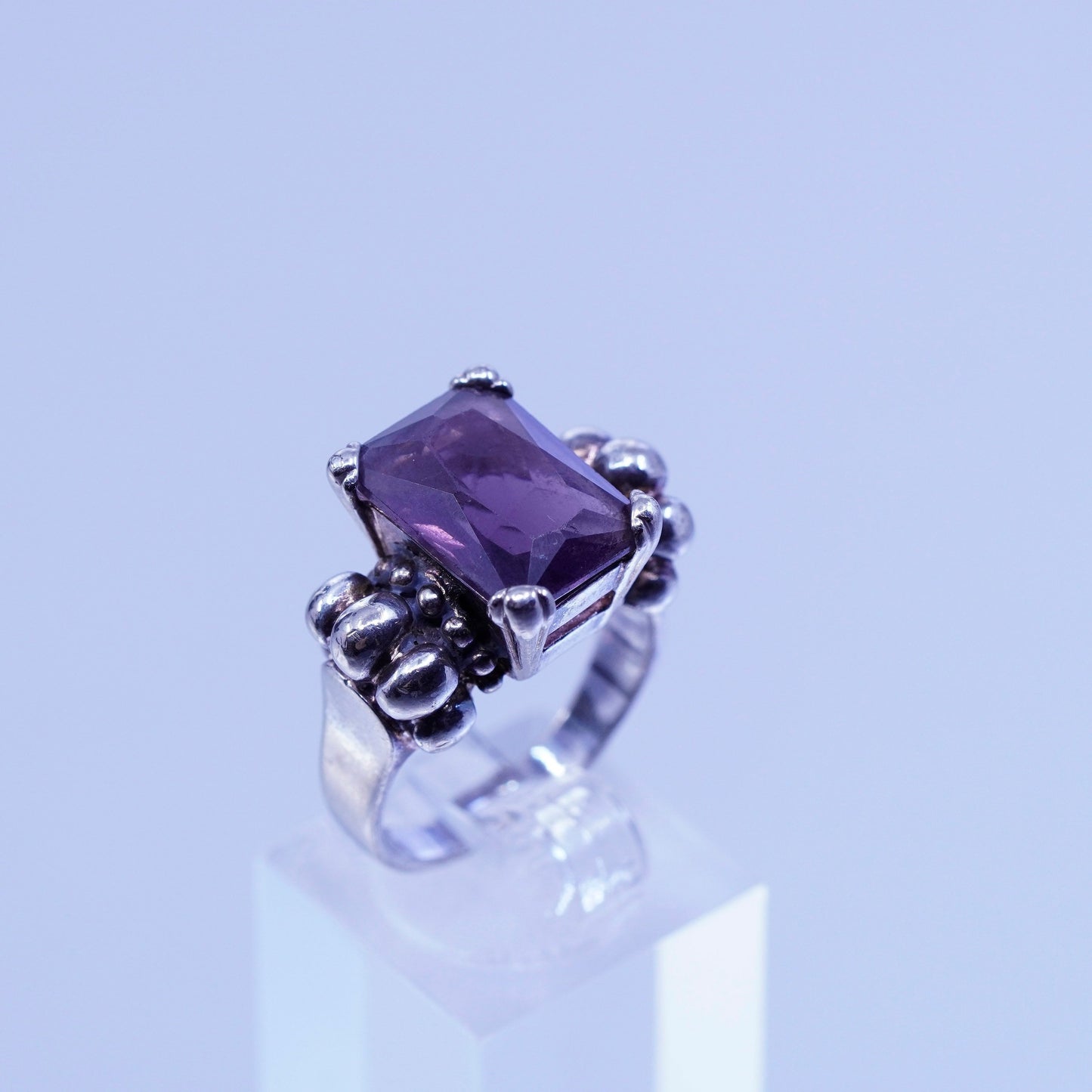 Size 8, vintage Sterling 925 silver handmade ribbed ring with amethyst