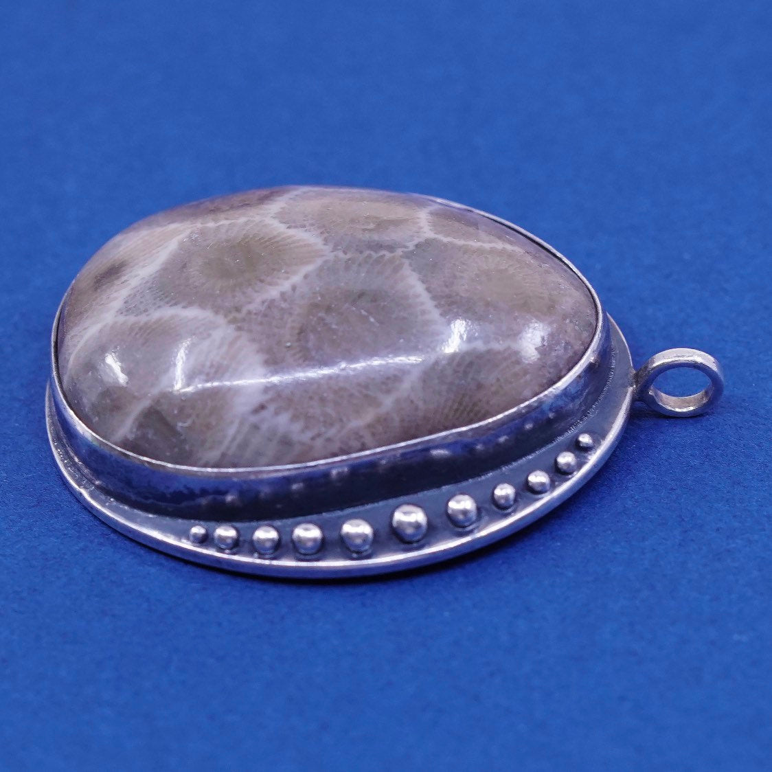 vtg Ben 1970s Sterling silver handmade pendant, 925 w/ fossil shell