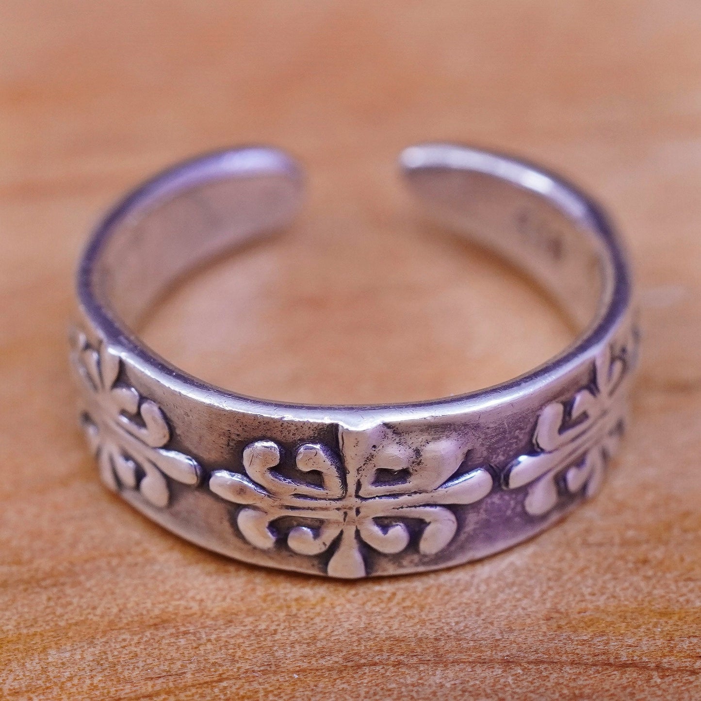 sz 4, vtg Sterling silver handmade ring, 925 French fleur-de-lis band, open end