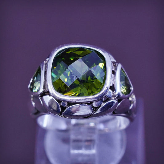 Size 6, vintage Sterling 925 silver handmade ring with square peridot N pebble