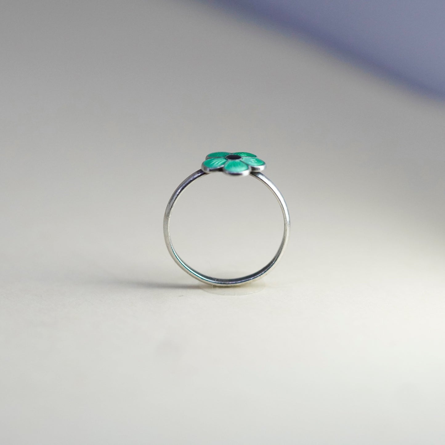 Size 4.75, Denmark Meka Sterling 925 silver handmade green enamel flower ring