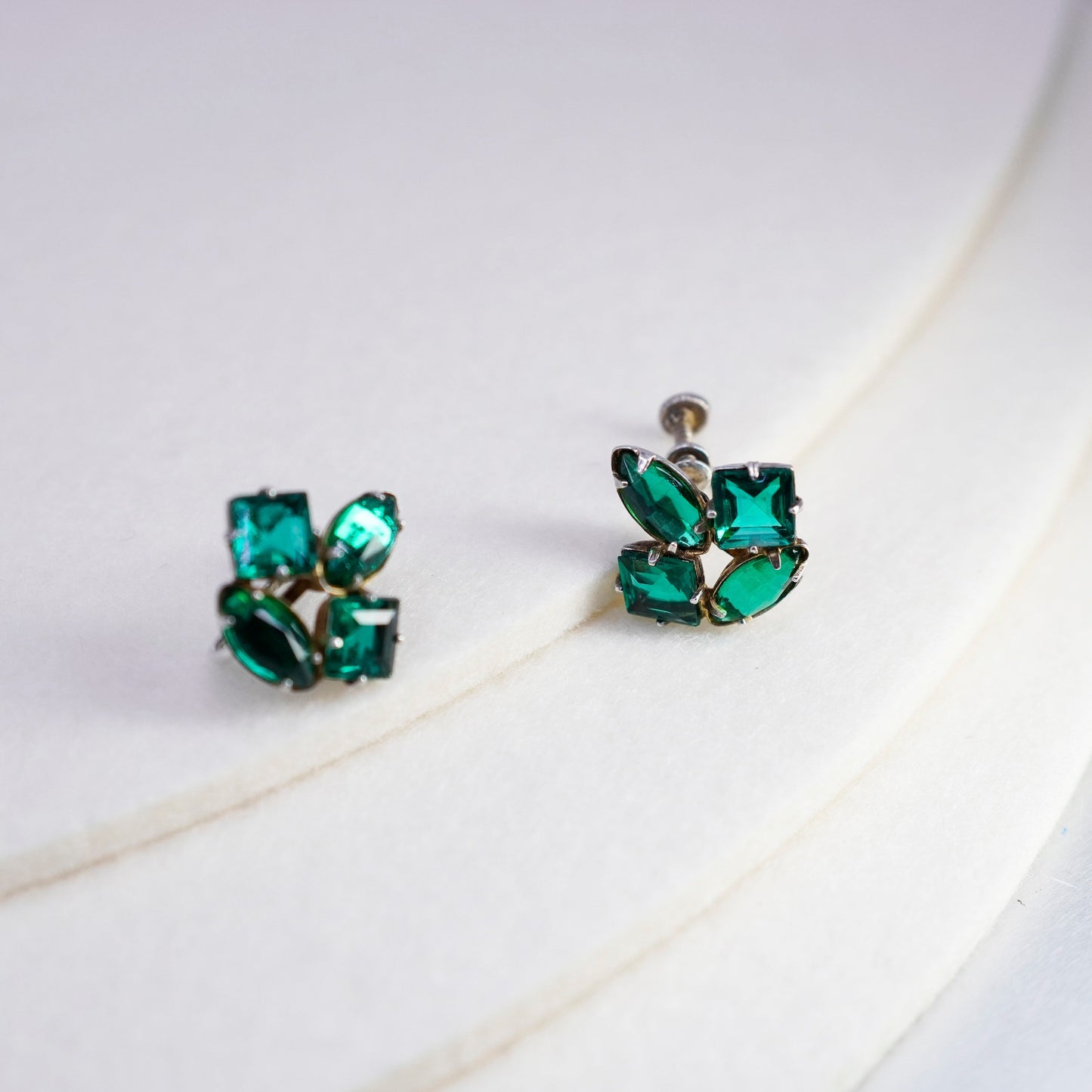 Sterling 925 silver earrings, screw back flower with cluster green rhinestone