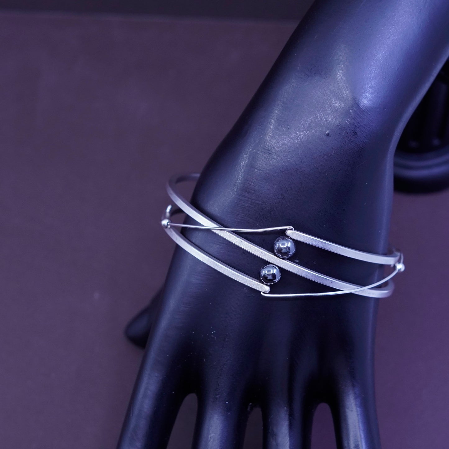 8.25”, vtg modern Sterling silver handmade bracelet, 925 bangle with hematite