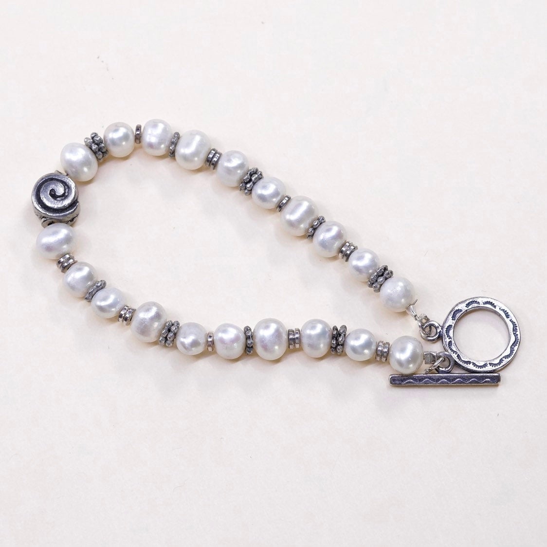 6.5", VTG handmade bracelet, pearl beads with 925 beads and toggle closure