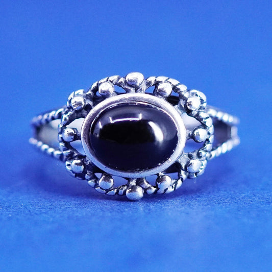 Size 7, vintage Sterling 925 silver handmade ring with onyx and beads details