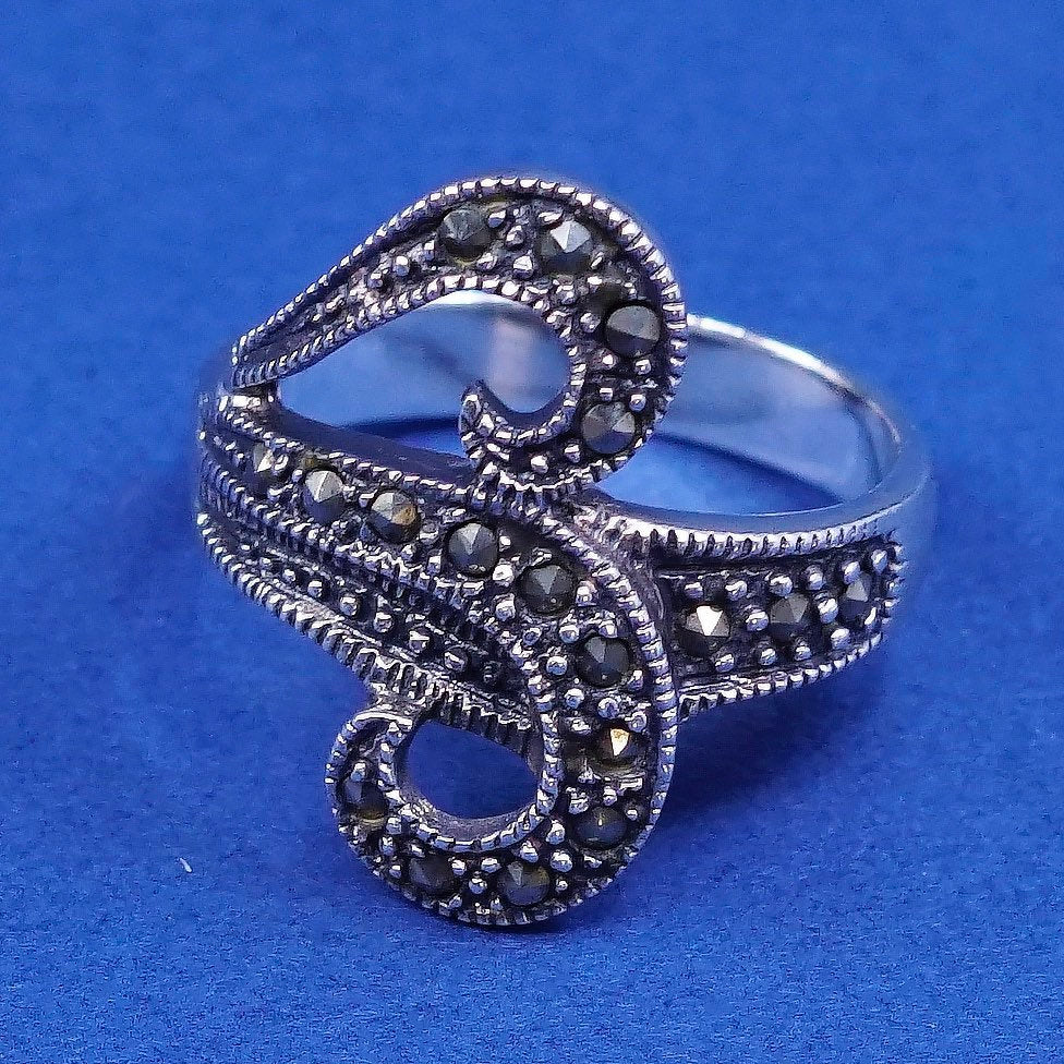 Size 8, vtg sterling silver handmade ring, 925 band w/ marcasite