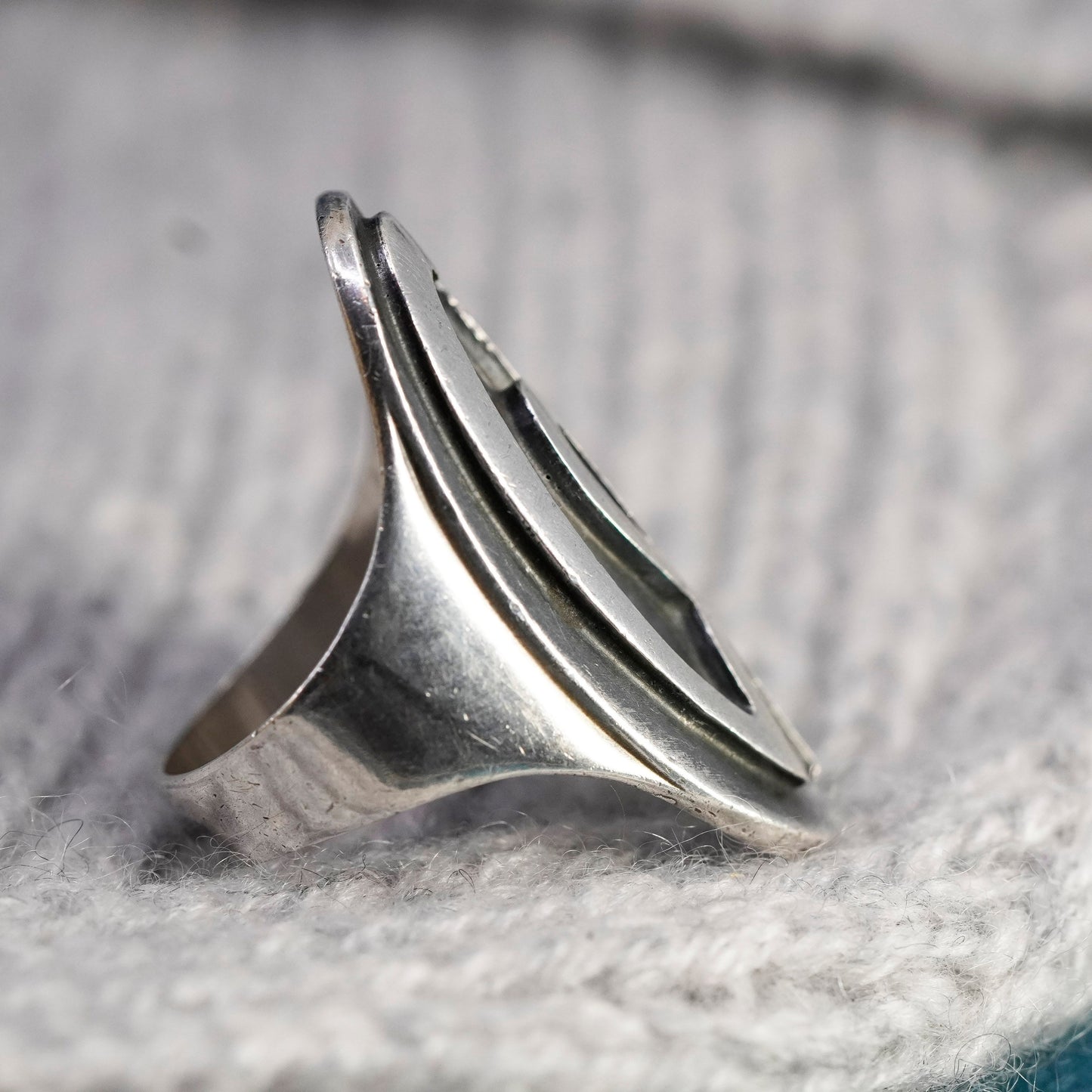 Size 6, vtg sterling silver handmade ring, 925 monogram initial letter “W” ring