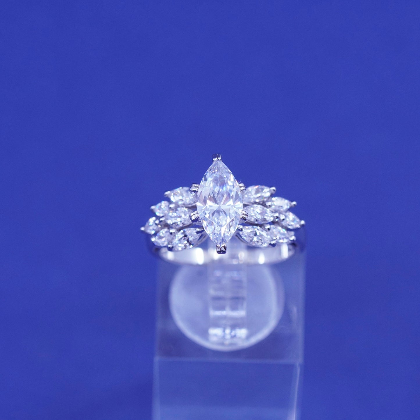 Size 7, vintage Sterling 925 silver engagement ring with clear cz stones