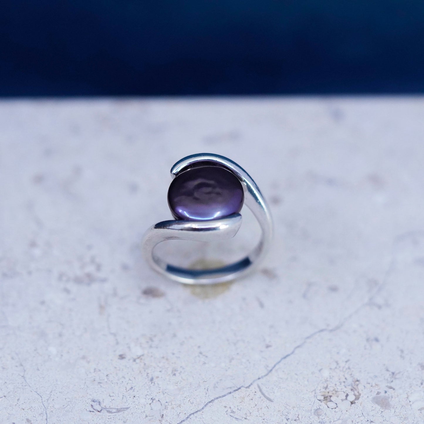 Size 9.25, vintage textured Sterling 925 silver ring with coin black pearl
