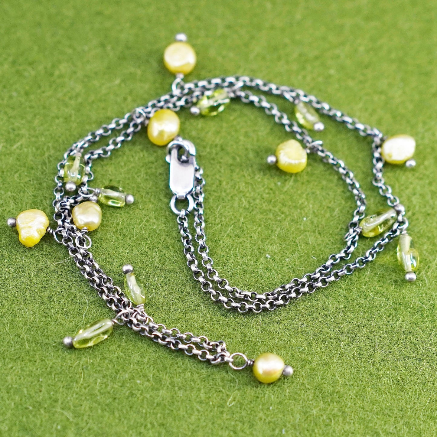 16”, Vintage sterling silver handmade necklace with pearl and peridot beads