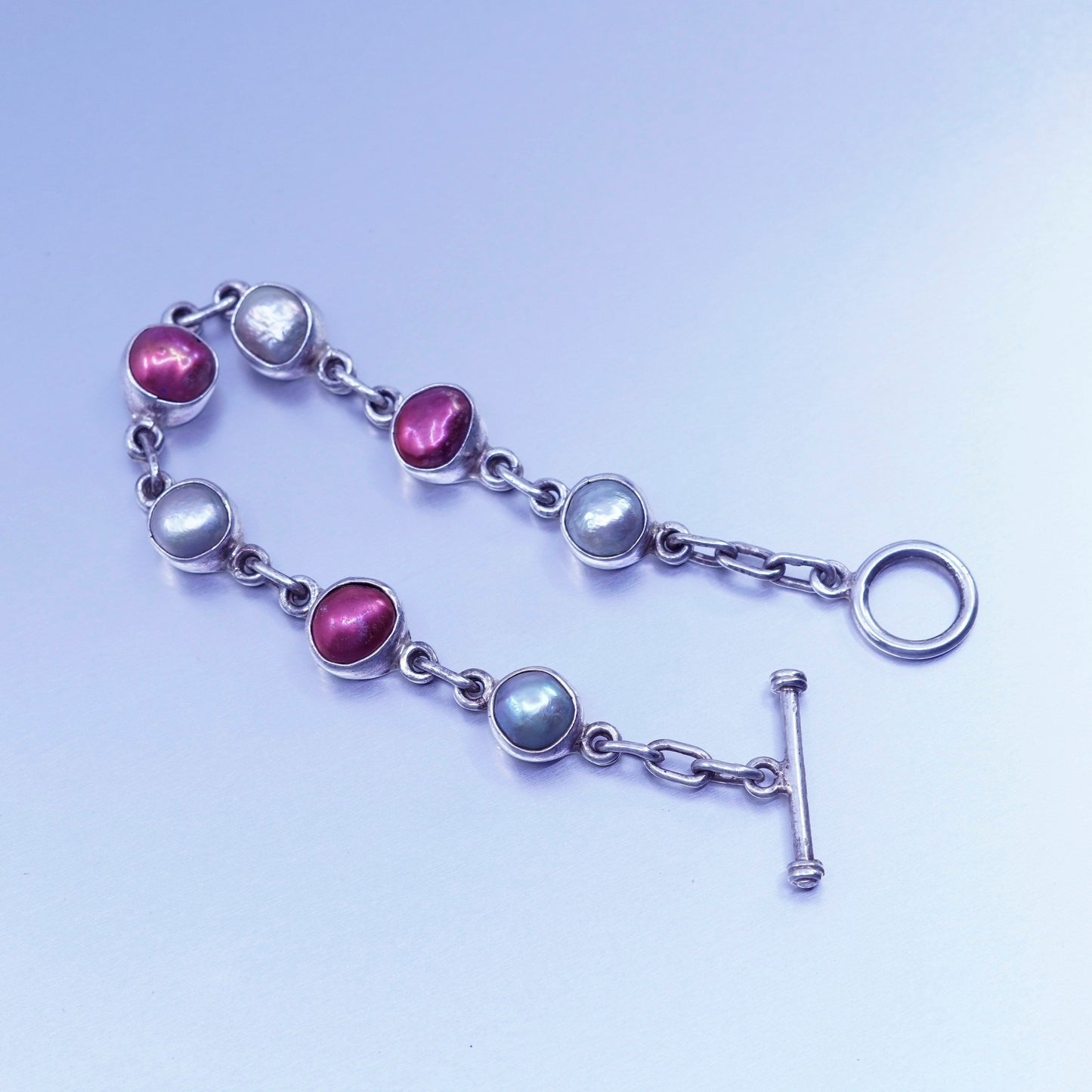 6.75”, vintage Sterling 925 silver bracelet with red white freshwater pearl